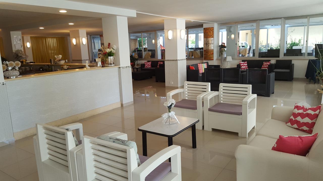 Hotel Raffaello Cesenatico Ngoại thất bức ảnh
