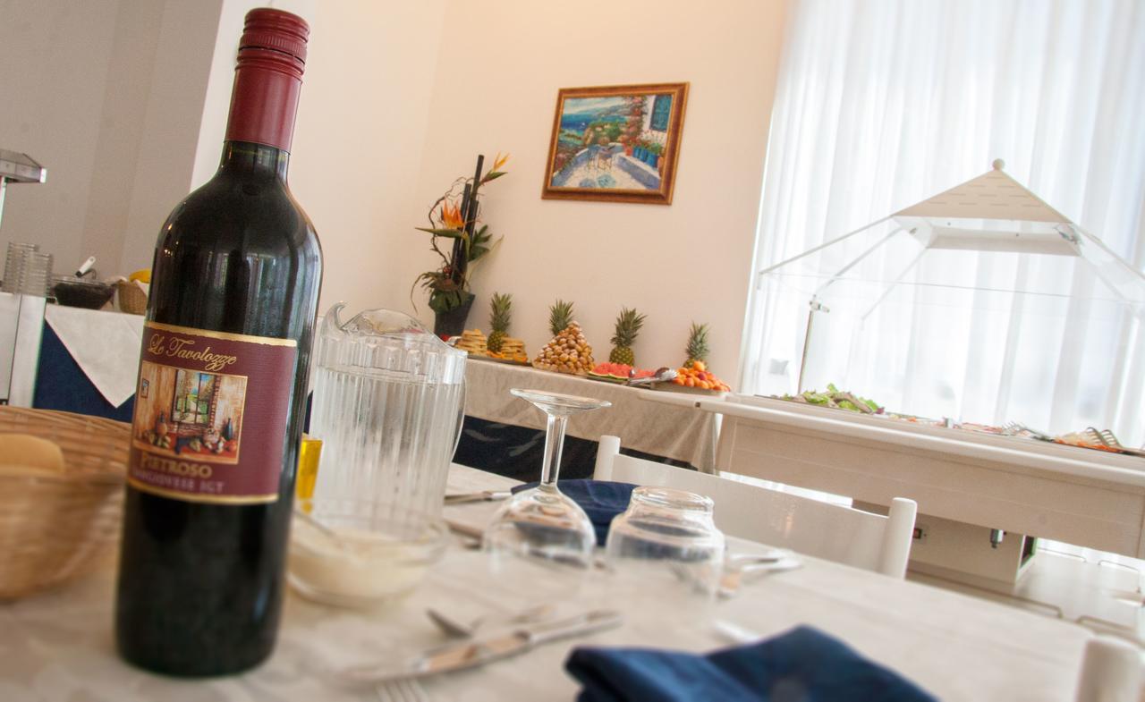 Hotel Raffaello Cesenatico Ngoại thất bức ảnh