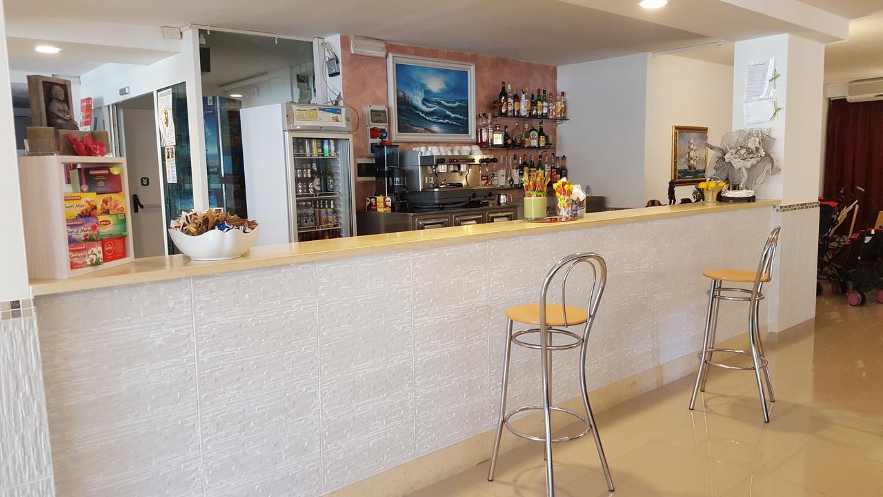 Hotel Raffaello Cesenatico Ngoại thất bức ảnh